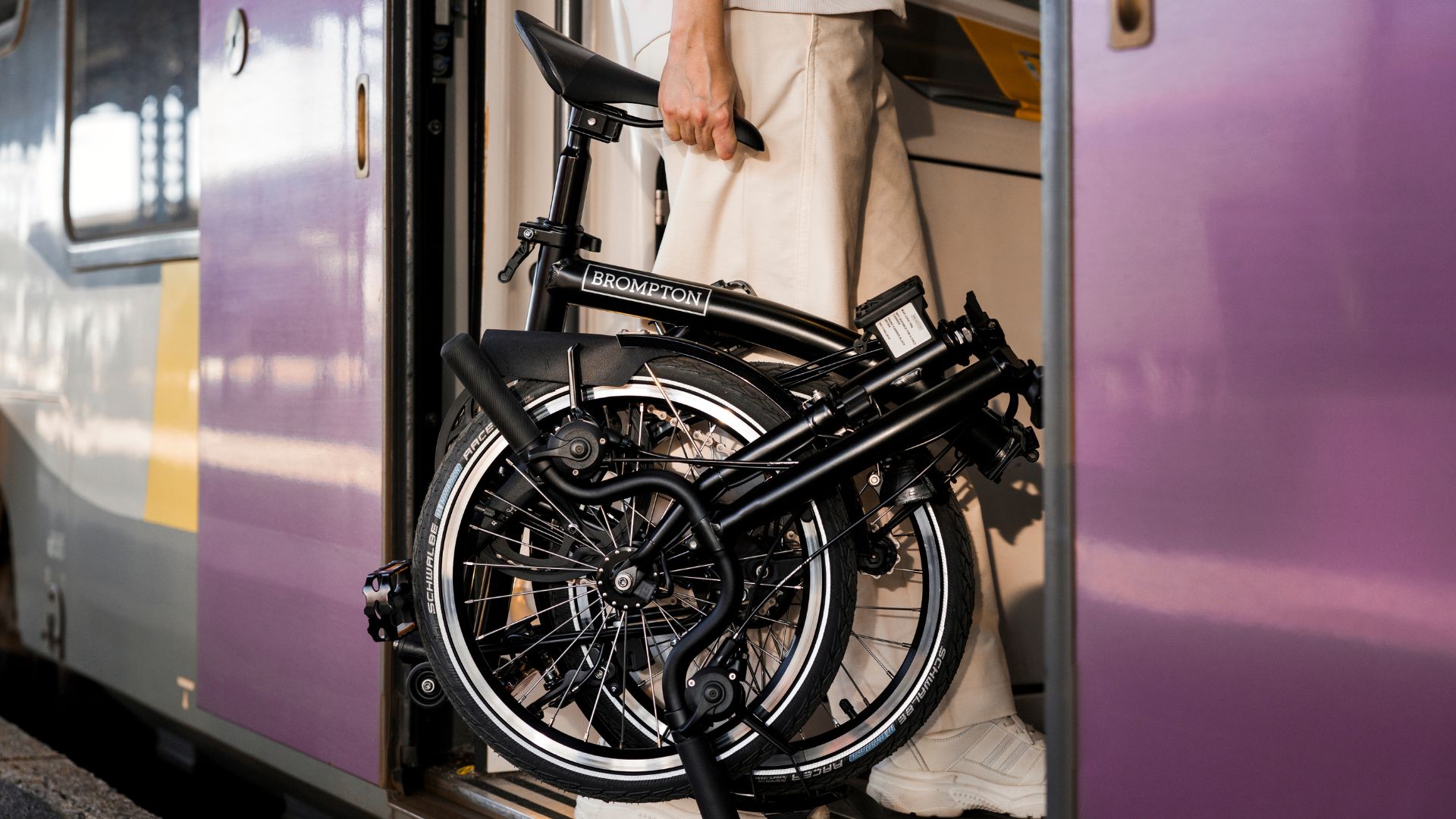 Vélo pliant Brompton en environnement urbain